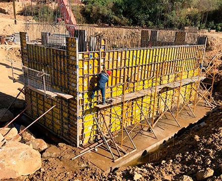 Estribo de Puente Pulquina-Construcciones Rubau S.A. (Sucursal Bolivia)